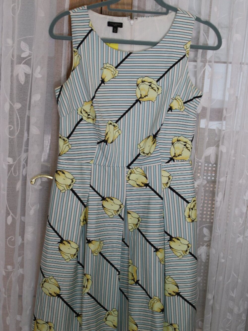 Talbots Women Dres Fit Flare Sleeveless SZ 8P Floral Multi color Sleeveless Zipp